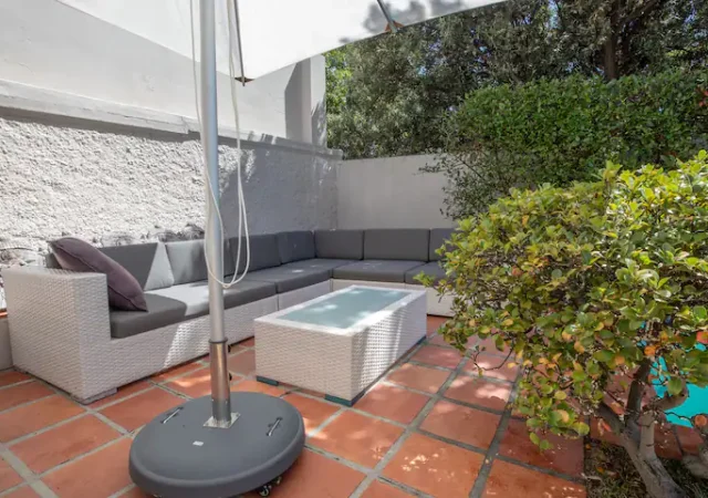 42a3a2db-284a-4dd4-b48b-ba8a3a3dbc1c