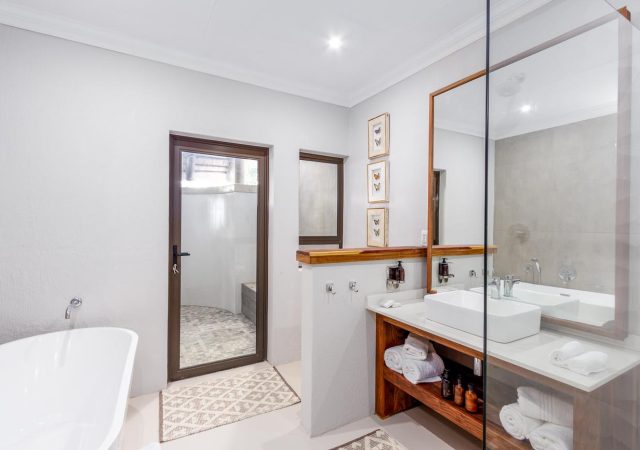 Amani bathrooms (2)