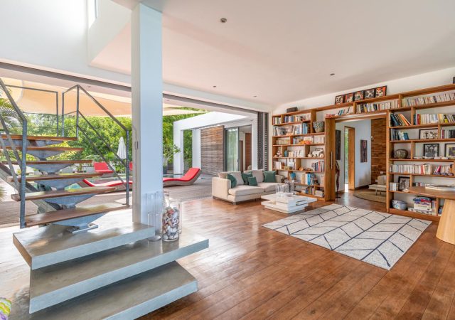 Arty Villa - Interior -11