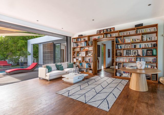 Arty Villa - Interior -8