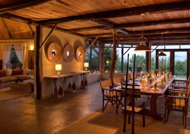 Cottar_s-Private-Villa---Dining-Area-(2)