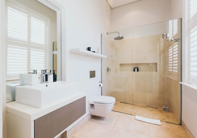 Homestead at Oldenburg Vineyards_bathroom 1-2