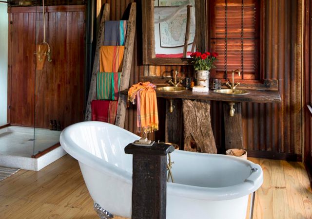 Khayelitshe---Bathroom2