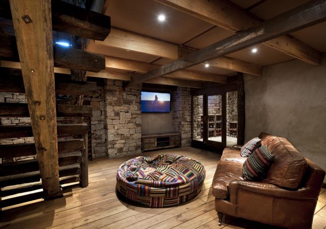 Khayelitshe - Games, TV room