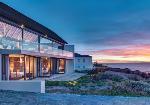 SilverBay_1a_Ext_002_Approach_010_ec