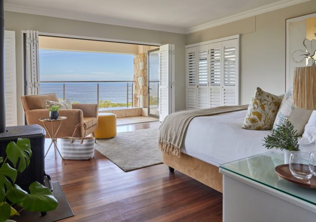 Upstairs middle bedroom