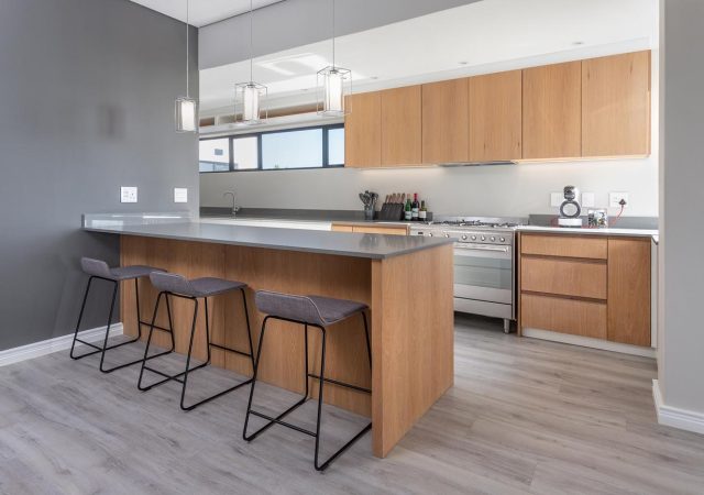 Utpoia-Kitchen-Breakfast-Bar