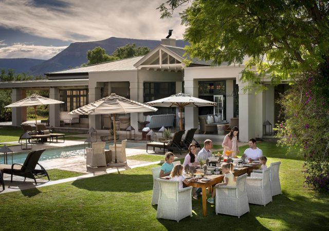 family-breakfast-manor-house-lawn-samara-game-reserve-karoo-dook