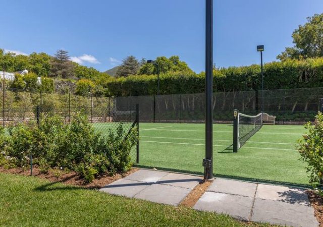 ff880c80-4ee2-4828-8f4e-fa8a1aefe131