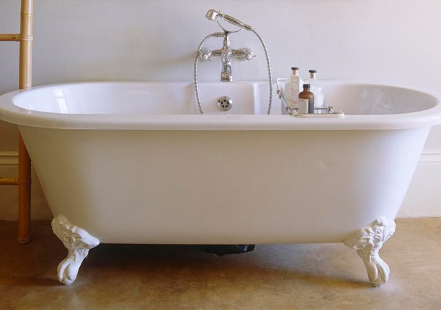 the-manor-bathroom-samara-karoo-south-africa-3